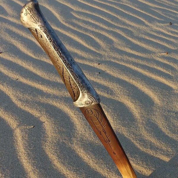 File:Crysknife-sq.jpg